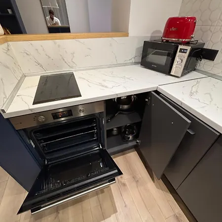 Brand New 2bd Modern And Cozy *