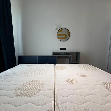 Brand New 2bd Modern And Cozy *